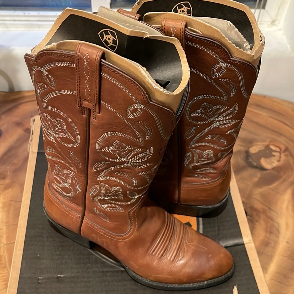 Ariat Women’s Cowboy Boots Size 6 1/2